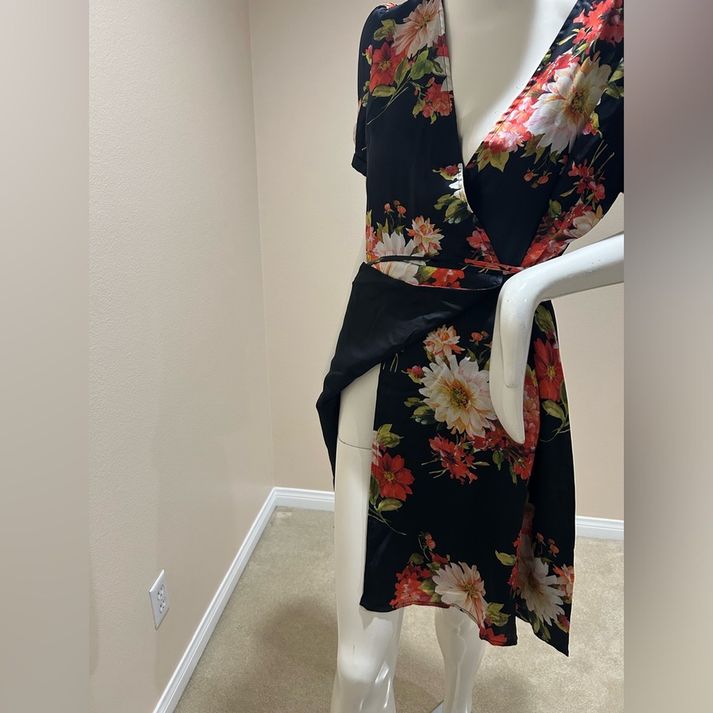 NWT JNSQ Katakina 100% Silk Black Dress with Floral Patterns Size 10 - Picture 4 of 6